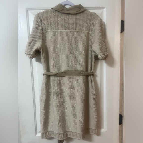 St. John Sport Wool Knit Cream Belt
Midi Dress
St. John Sport by Marie Gray - Picture 2 of 4